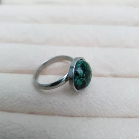 Bague cabochon en unakite