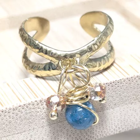 Bague Omega dorée avec pendentifs en pierres naturelles et perles de verre, style bohème