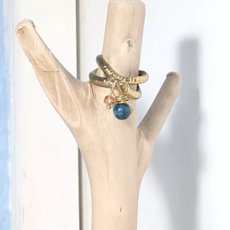 Bague Omega dorée avec pendentifs en pierres naturelles et perles de verre, style bohème