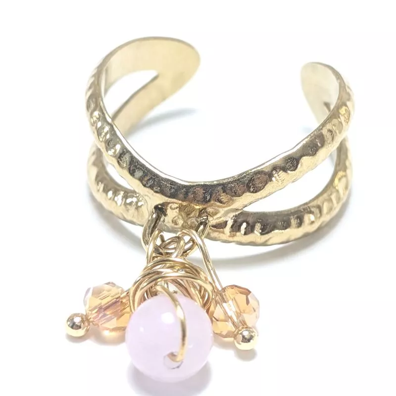 Bague Omega dorée avec pendentifs en pierres naturelles et perles de verre, style bohème