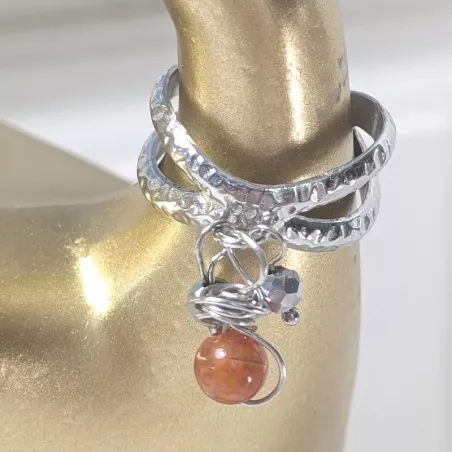 Bague Omega argentée avec pendentifs en pierres naturelles et perles de verre, style bohème
