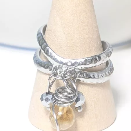 Bague Omega argentée avec pendentifs en pierres naturelles et perles de verre, style bohème