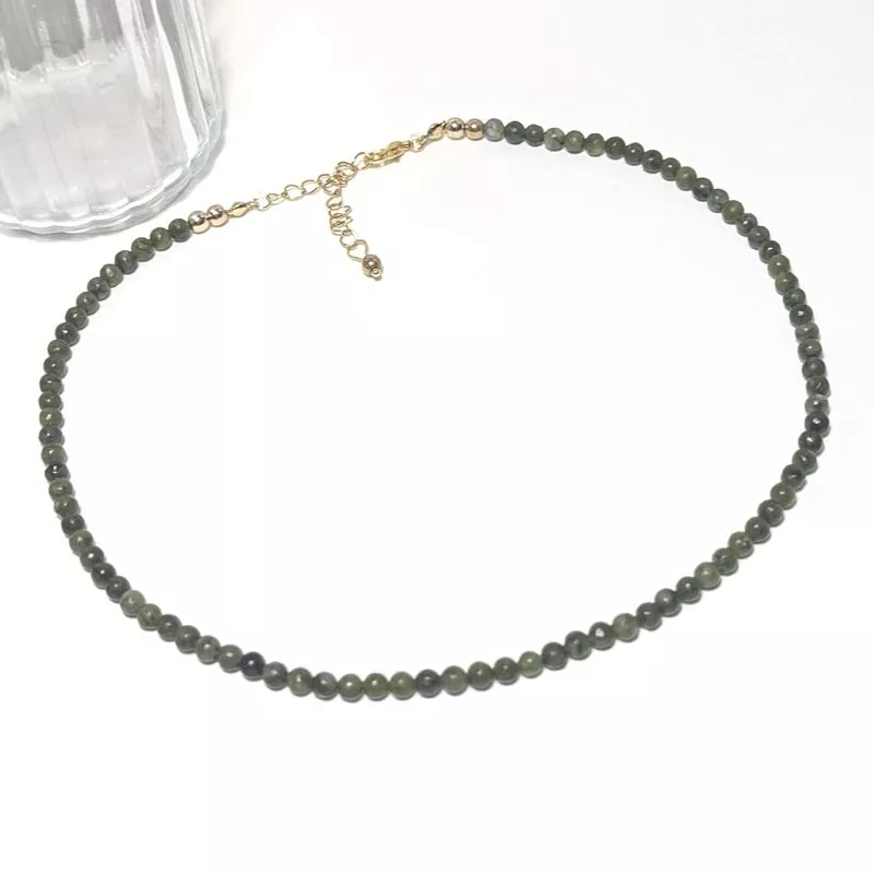 Collier Leion en pierre naturelle et acier inoxydable Collier Leion en pierre naturelle et acier inoxydable