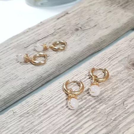 Boucles créoles Omega en acier inoxydable avec pierre naturelle – Bouly&Cailloux, quartz rose