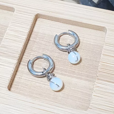 Boucles créoles Omega en acier inoxydable avec pierre naturelle – Bouly&Cailloux, opale