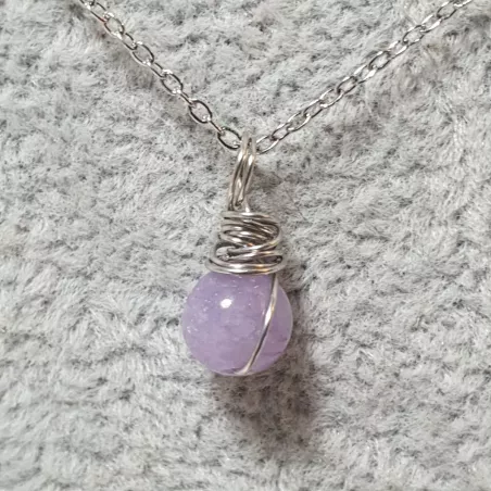 Collier pendentif Omega en pierre naturelle et acier inoxydable argenté et agate violette
