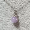 Collier pendentif Omega en pierre naturelle et acier inoxydable argenté et agate violette