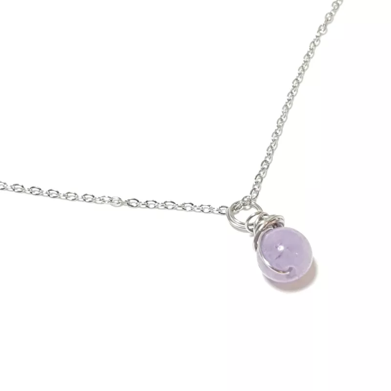 Détail du pendentif Anse avec pierre naturelle sertie