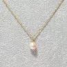 Collier pendentif Centauri avec perle rosée, acier doré