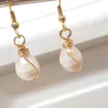 Boucles d’oreilles Centauri en perle rosée – version dorée