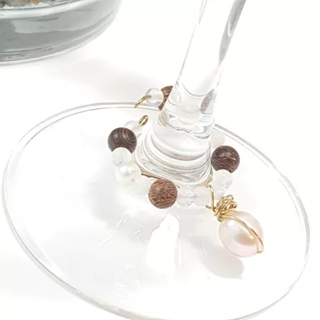 Marque-verre Ampélia avec pierres naturelles et pendentif – bijou fait main
