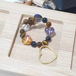 Marque-verre Ampélia avec pierres naturelles et pendentif