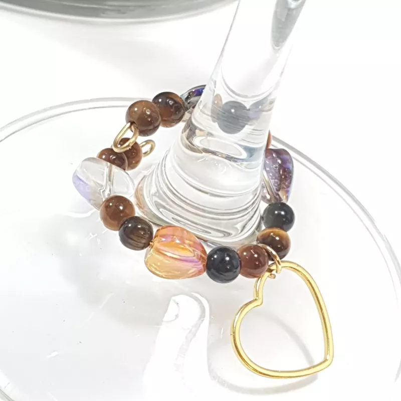 Marque-verre Ampélia avec pierres naturelles et pendentif – bijou fait main Marque-verre Ampélia avec pierres naturelles et pendentif – bijou fait main