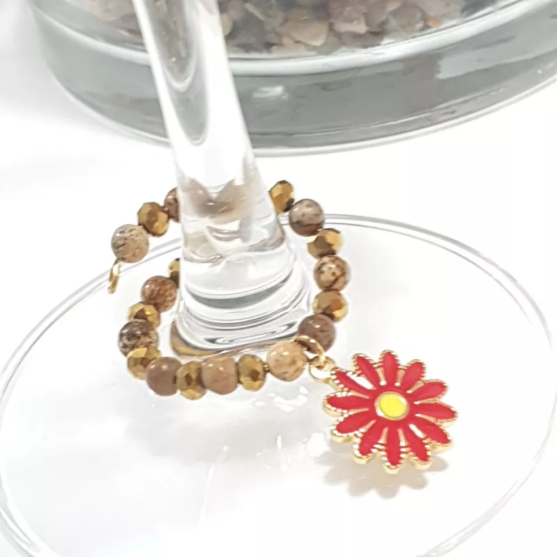 Marque-verre Ampélia avec pierres naturelles et pendentif – bijou fait main Marque-verre Ampélia avec pierres naturelles et pendentif – bijou fait main