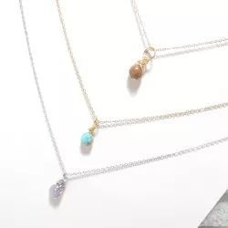 Collier pendentif Omega en pierre naturelle et acier inoxydable argenté ou doré