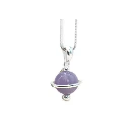 Collier Kepler, ajustable via une perle de réglage dans le dos, en argent et pendentif planète.