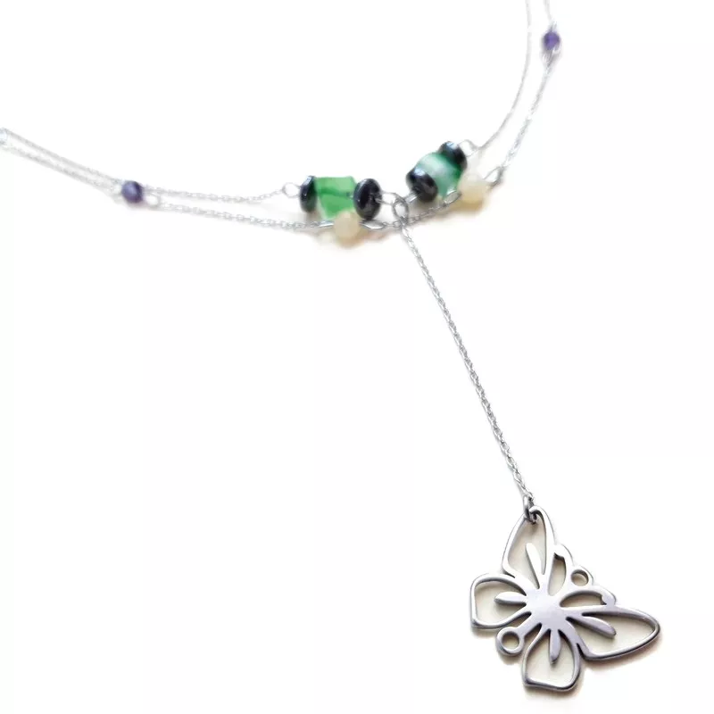 Collier Tircis double rang en pierres naturelles avec pendentif papillon Collier Tircis double rang en pierres naturelles avec pendentif papillon