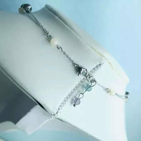 Collier Tircis double rang en pierres naturelles avec pendentif papillon