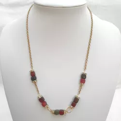 Collier doré avec strass et perles agates rouges et vertes – Bouly&Cailloux