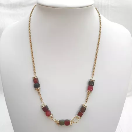 Collier doré avec strass et perles agates rouges et vertes – Bouly&Cailloux