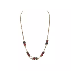 Collier doré avec strass et perles agates rouges et vertes