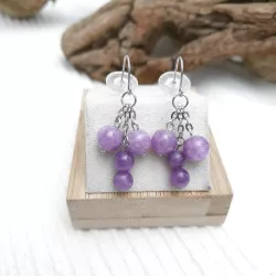 Boucles Bacchus en calcédoine lilas et acier inoxydable argenté – Boucles d’oreilles pendantes artisanales Bouly&Cailloux