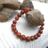 Bracelet extensible Myrtille en pierres naturelles agate et jaspe rouge avec perle mala Bouly&Cailloux