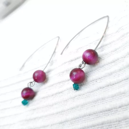 Boucles doreilles grands crochets en pierres naturelles oeil de tigre rose et perle de verre verte Bouly&Cailloux