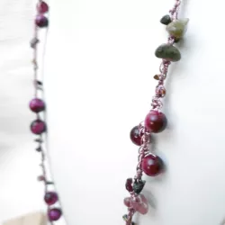 Collier crochet long en pierres naturelles oeil de tigre rose avec hematites et pierres irregulieres Bouly&Cailloux