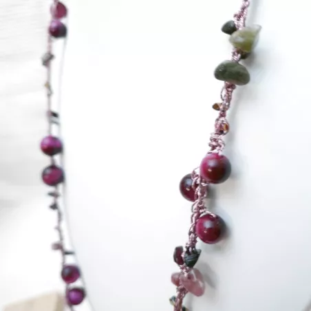 Collier crochet long en pierres naturelles oeil de tigre rose avec hematites et pierres irregulieres Bouly&Cailloux