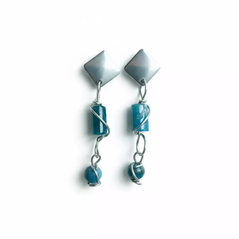Boucles Berenice en acier inoxydable et perles cylindres naturelles Boucles Berenice en acier inoxydable et perles cylindres naturelles