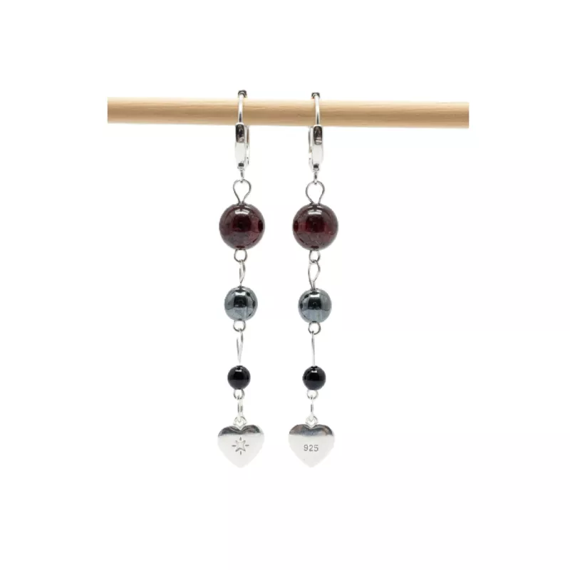Boucles Mimi pendantes en pierres naturelles et breloque coeur