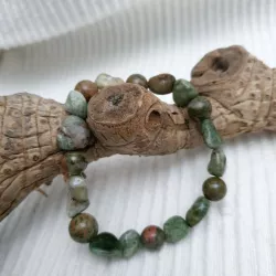 Bracelet en opales vertes irrégulières