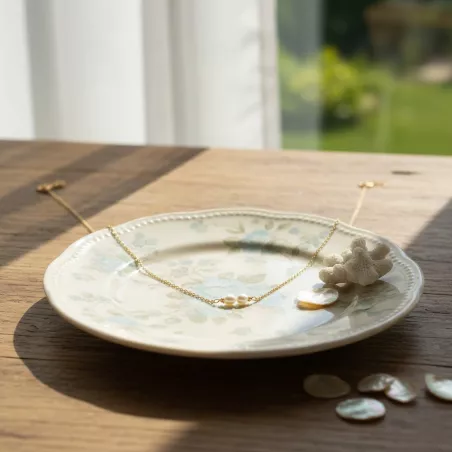 Collier delicat Rusalka reglable avec perles d eau et pendant nacre