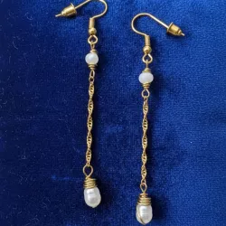 Boucles pendantes Rusalka perles d eau style boheme