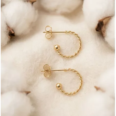 Paire de boucles d’oreilles anneau torsadé design épuré