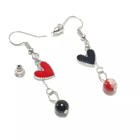 boucles passion avec un coeur et pierre naturelle, acier inoxydable, fond blanc