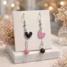 boucles passion avec un coeur et pierre naturelle, acier inoxydable argenté, rose noir, sur support