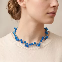 Collier artisanal en perles rondes Bouly&Cailloux porté