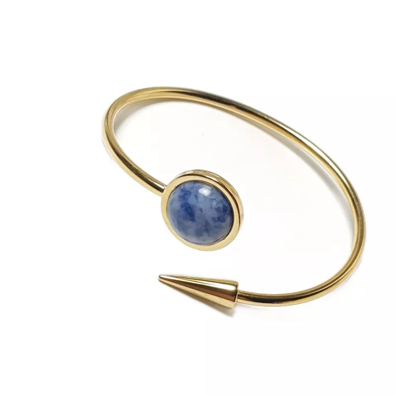 Bracelet jonc minimaliste avec pierre naturelle cabochon sur fond blanc
