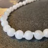 COMMANDE SPECIALE : Collier monté sur fil avec noeud intermédiaire à chaque pierre ronde.