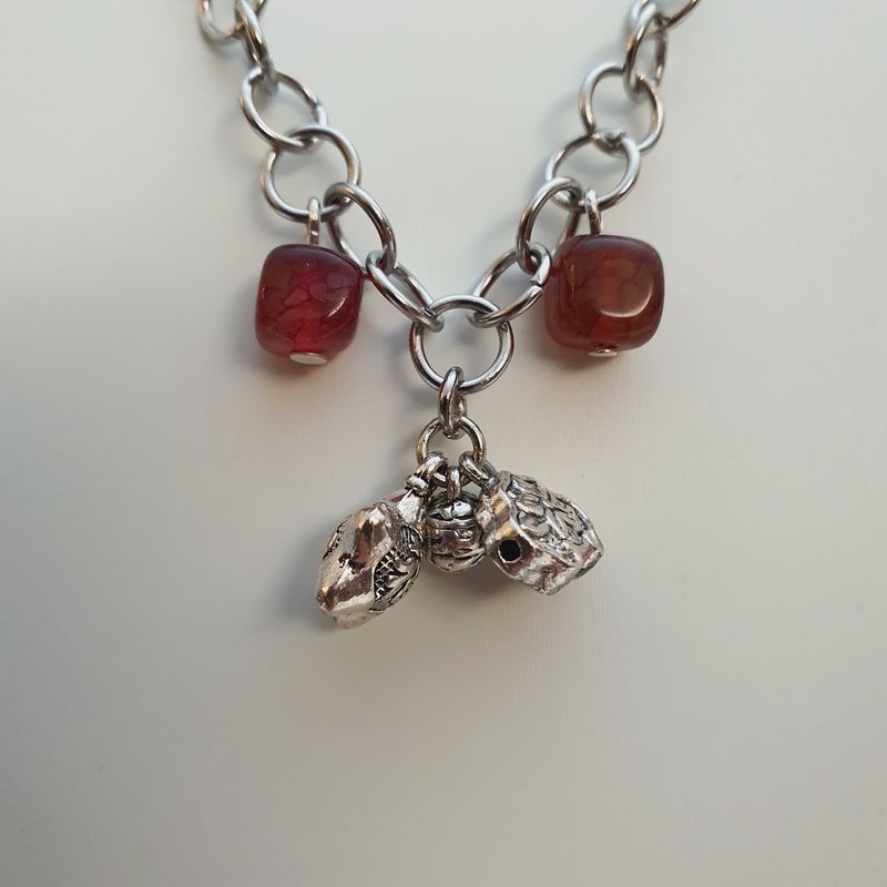 collier avec agate cubique